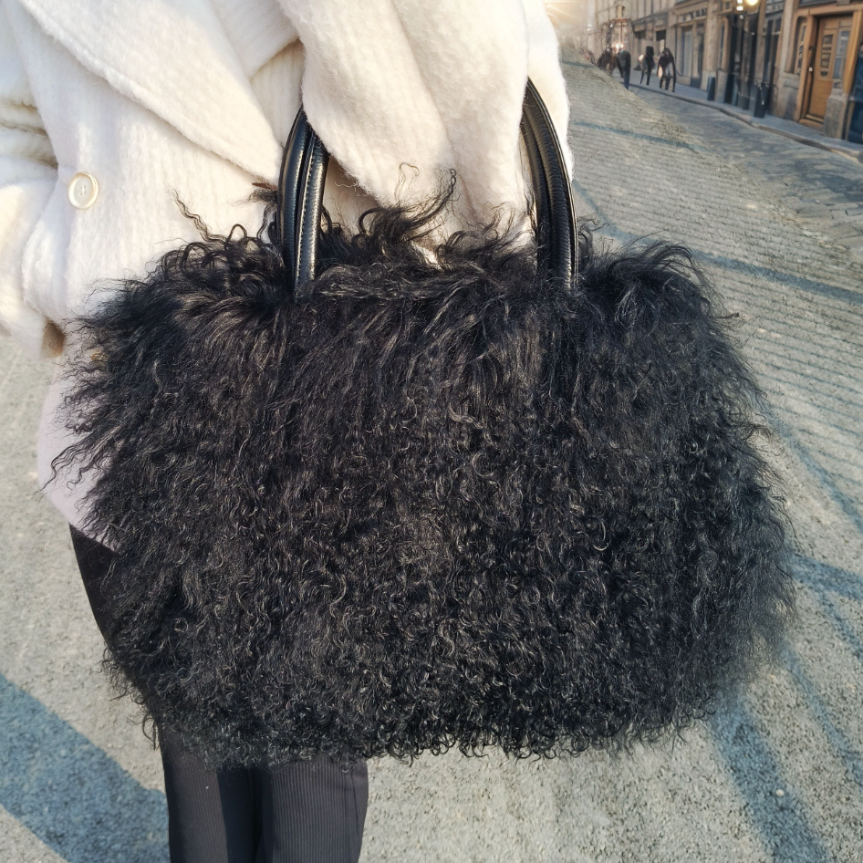 Tibetan lamb fur Handbag Black